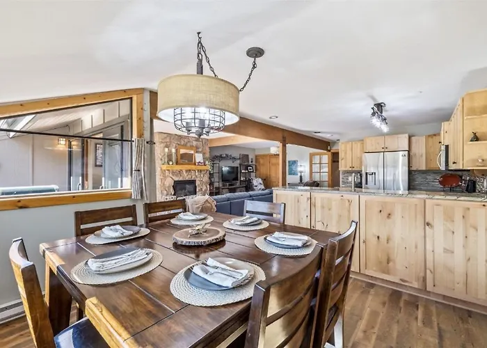 Vp-a105 Village Point 3br 3ba Apartment *