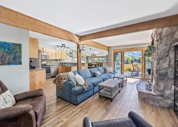 Vp-a105 Village Point 3br 3ba Apartment *