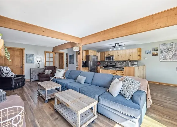 Vp-a105 Village Point 3br 3ba *