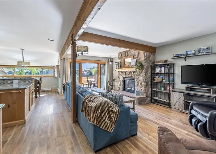 Vp-a105 Village Point 3br 3ba Apartment